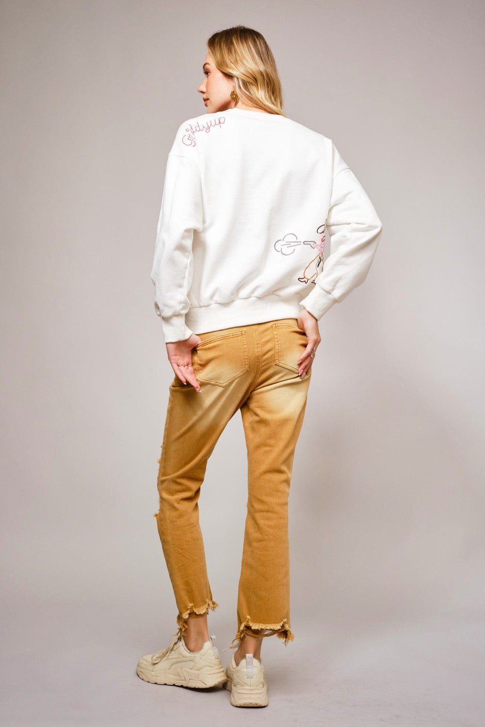 Howdy Embroidered Western Motif Sweatshirt