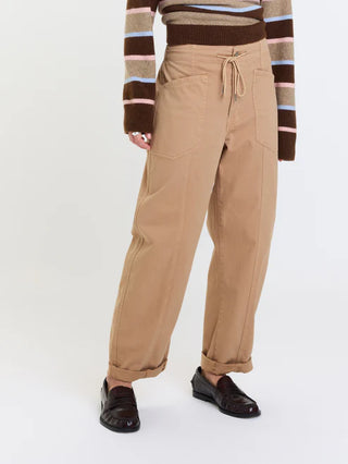 The Villa Drawstring Barrel Pant in Latte
