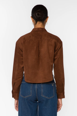 Cropped brown faux suede long-sleeve shirt jacket with collar, back view