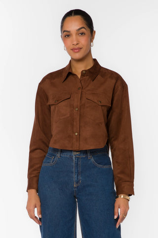 Cropped brown faux suede snap-button shirt jacket with dual chest pockets