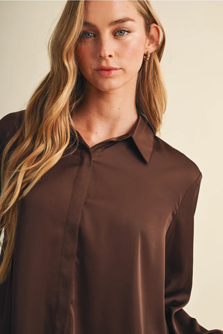 The Lace Trim Detail Top in Dark Oak