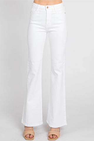 A pair of classic white bootcut jeans with a front view, displayed on a model without showing the upper part of the body.