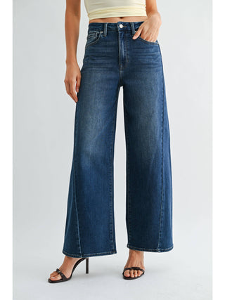 Women's high-rise wide leg jeans with regular hem in medium-dark wash denim